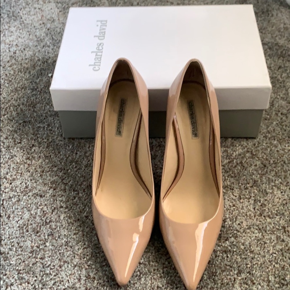 🔥CHARLES DAVID ROSE PATENT SWAY PUMPS🔥